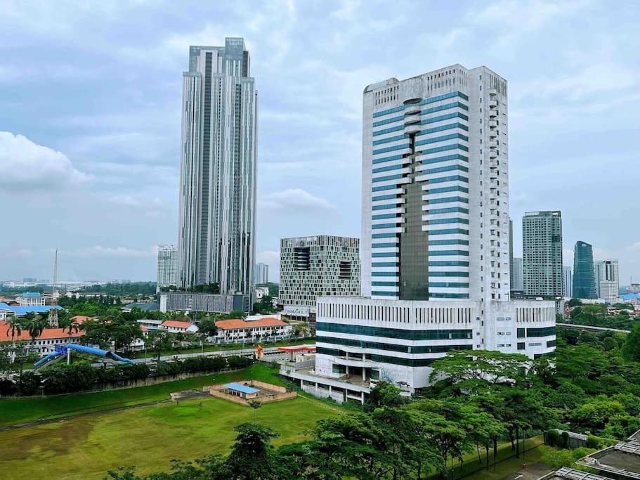 Town Area Twin Galaxy 2br 7pax Netflix!!by