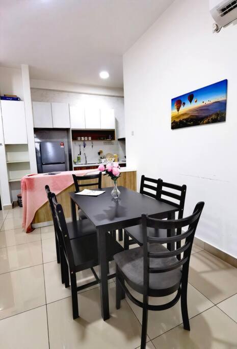 Town Area Twin Galaxy 2br 7pax Netflix!!by * Johor Bahru