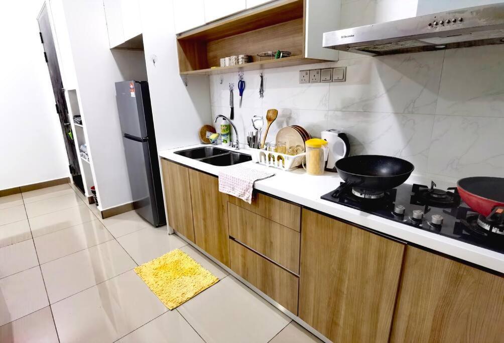 Town Area Twin Galaxy 2br 7pax Netflix!!by * Johor Bahru