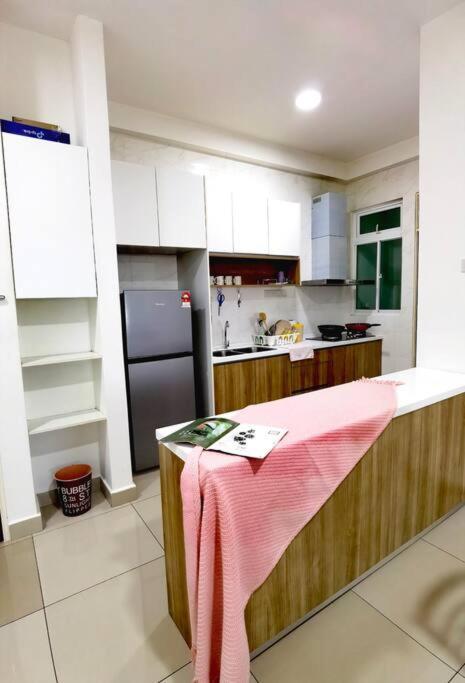 Apartemen Town Area Twin Galaxy 2br 7pax Netflix!!by *