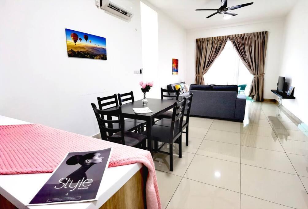 Apartemen Town Area Twin Galaxy 2br 7pax Netflix!!by Johor Bahru