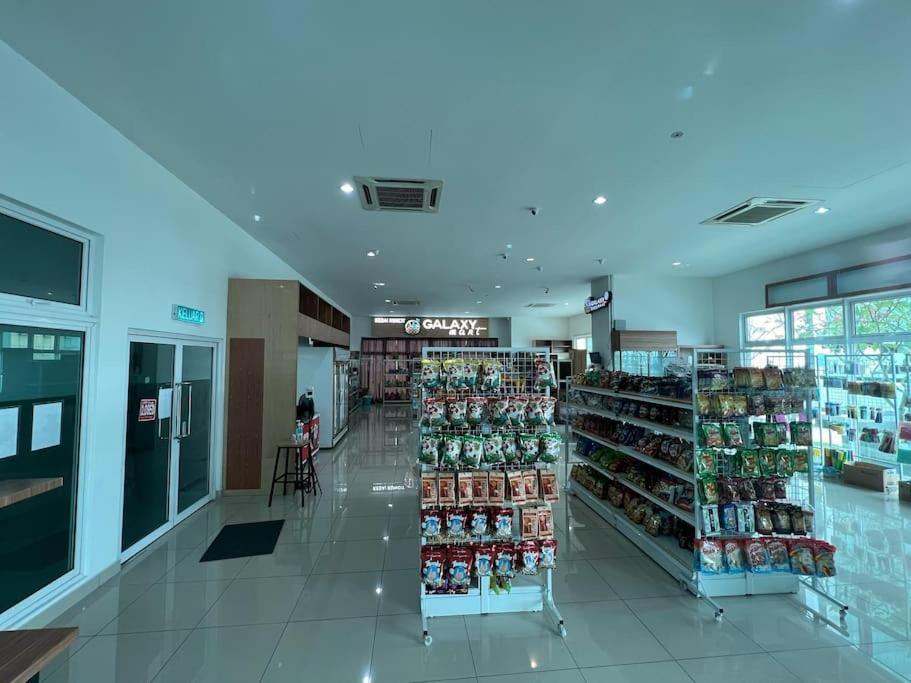 Apartemen Town Area Twin Galaxy 2br 7pax Netflix!!by *