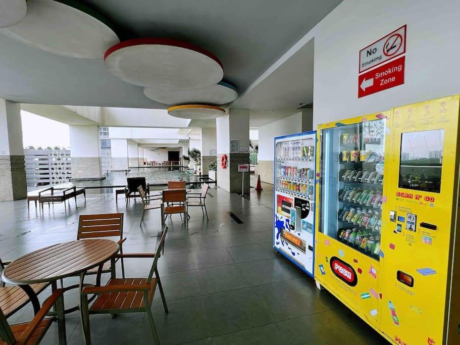 Town Area Twin Galaxy 2br 7pax Netflix!!by Apartemen Johor Bahru