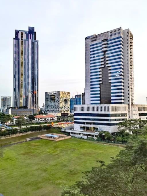 Town Area Twin Galaxy 2br 7pax Netflix!!by Apartemen
