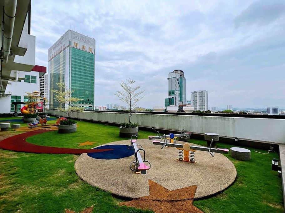 Town Area Twin Galaxy 2br 7pax Netflix!!by *