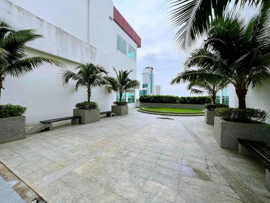 Town Area Twin Galaxy 2br 7pax Netflix!!by * Johor Bahru