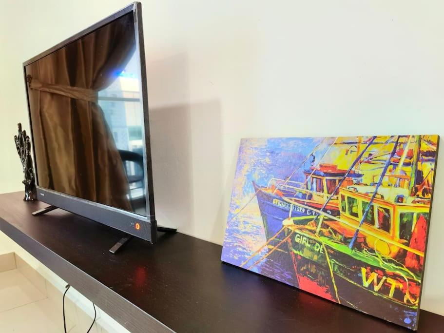 Town Area Twin Galaxy 2br 7pax Netflix!!by Apartemen *