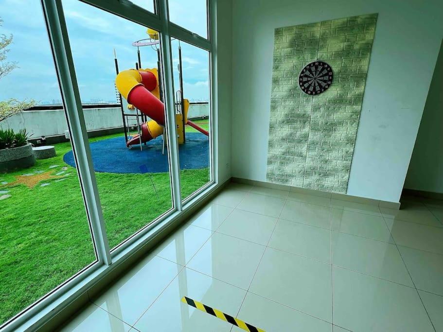 Town Area Twin Galaxy 2br 7pax Netflix!!by * Johor Bahru