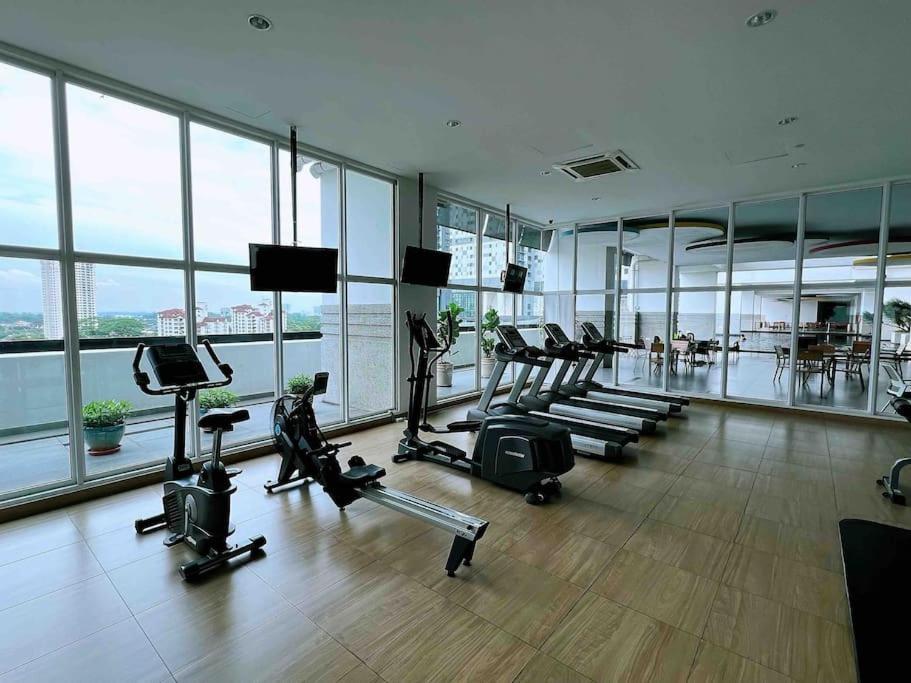 Town Area Twin Galaxy 2br 7pax Netflix!!by * Johor Bahru