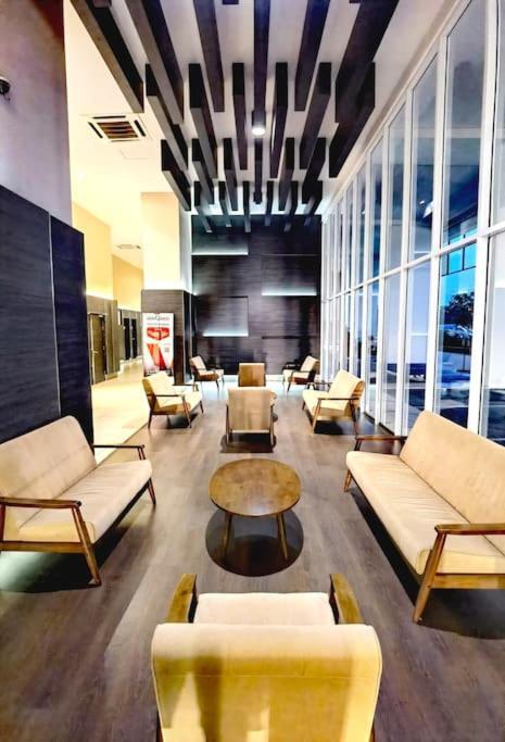 Town Area Twin Galaxy 2br 7pax Netflix!!by *