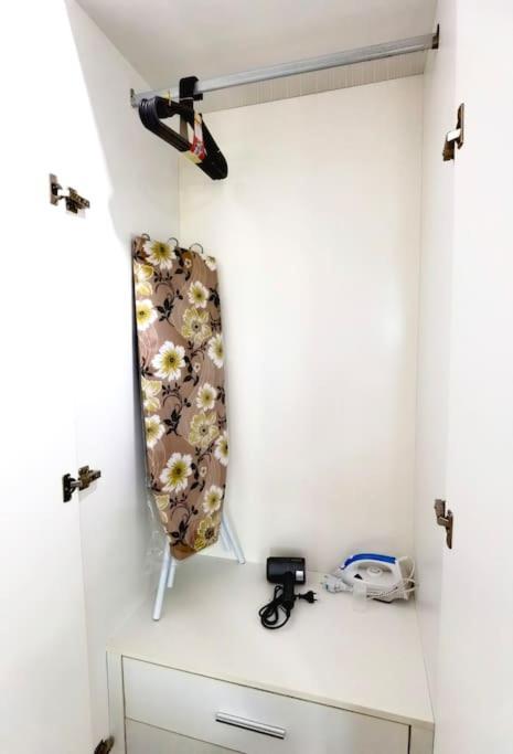 Town Area Twin Galaxy 2br 7pax Netflix!!by Apartemen *