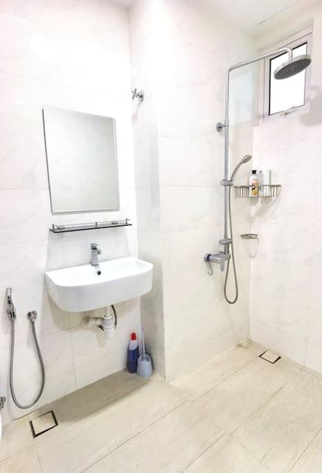 Apartemen Town Area Twin Galaxy 2br 7pax Netflix!!by
