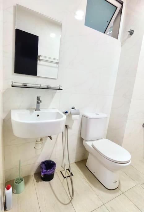 Town Area Twin Galaxy 2br 7pax Netflix!!by Apartemen