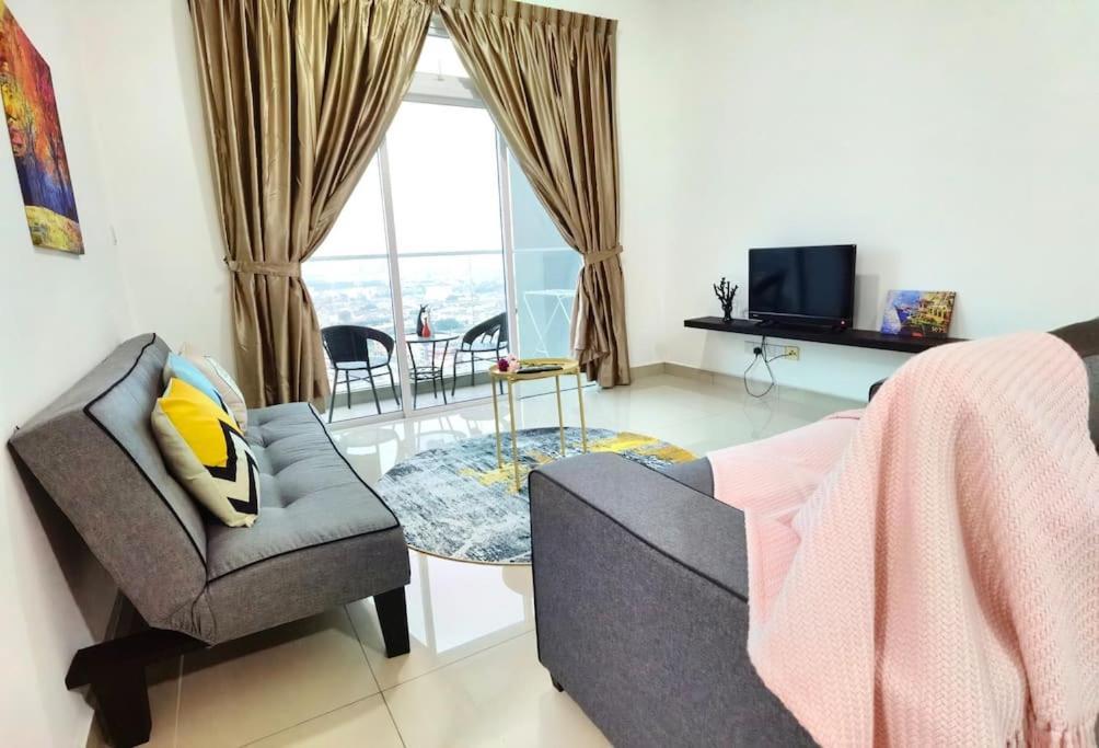 Apartemen Town Area Twin Galaxy 2br 7pax Netflix!!by